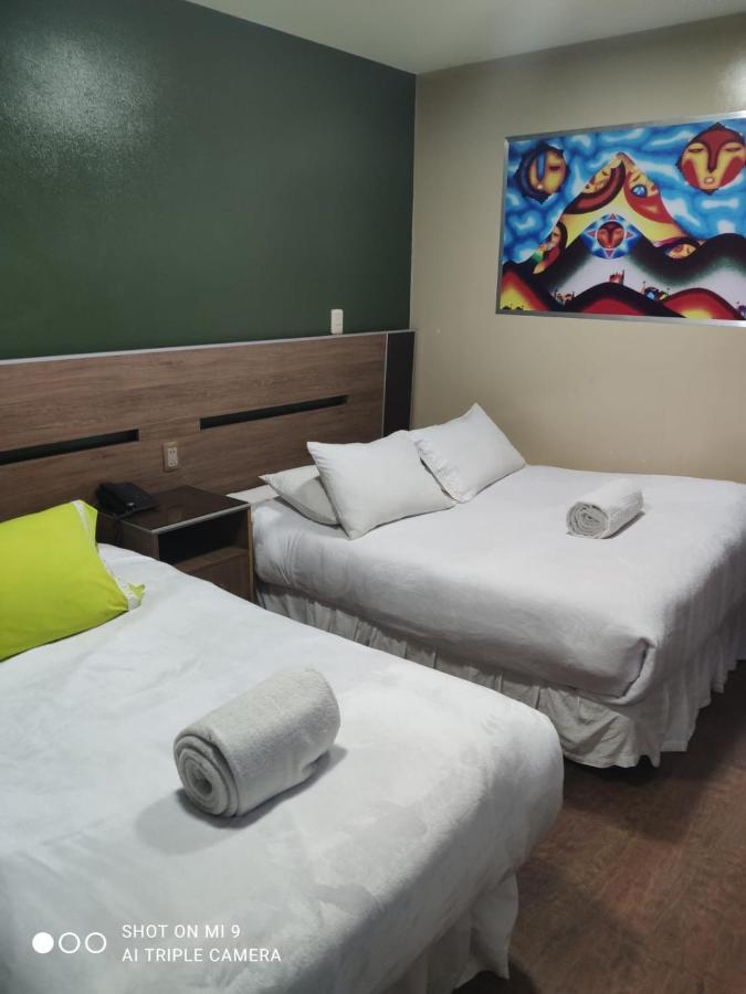 Inn Hostal Naval